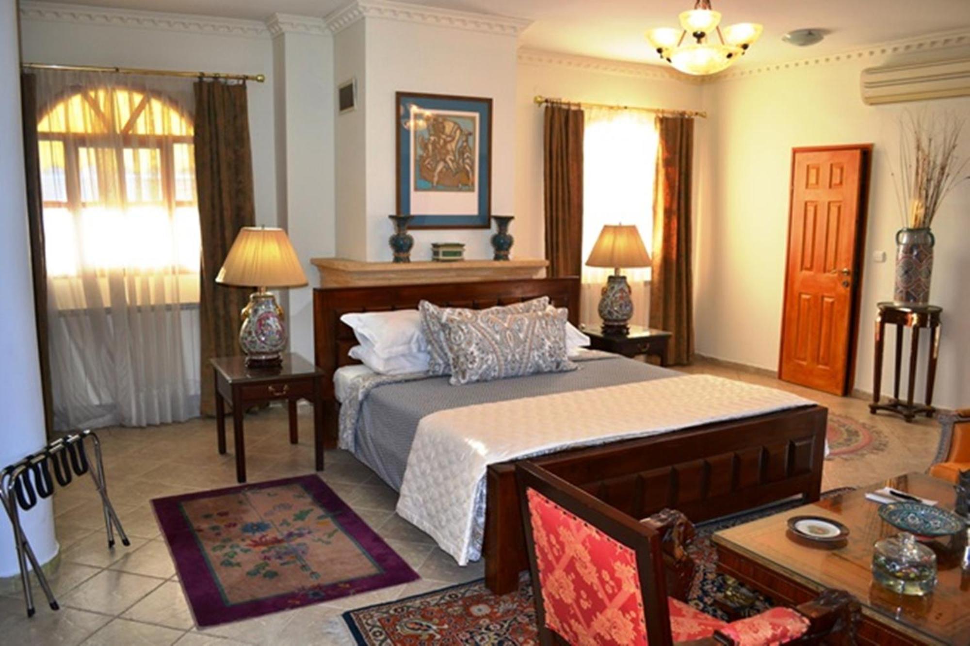 Palacio Domain - Stylish European Luxury Boutique Hotel 萨法德 外观 照片
